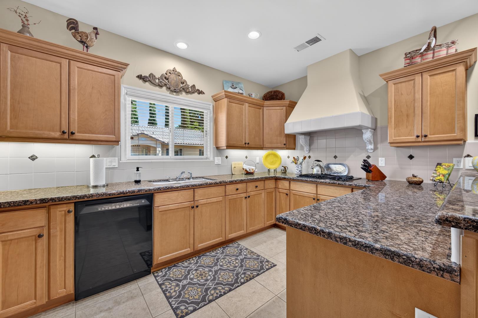 6457 N Warren Ave, photo 29