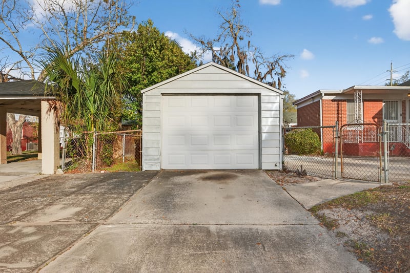 Garage at 345 E 44th St, Jacksonville, FL 32208
