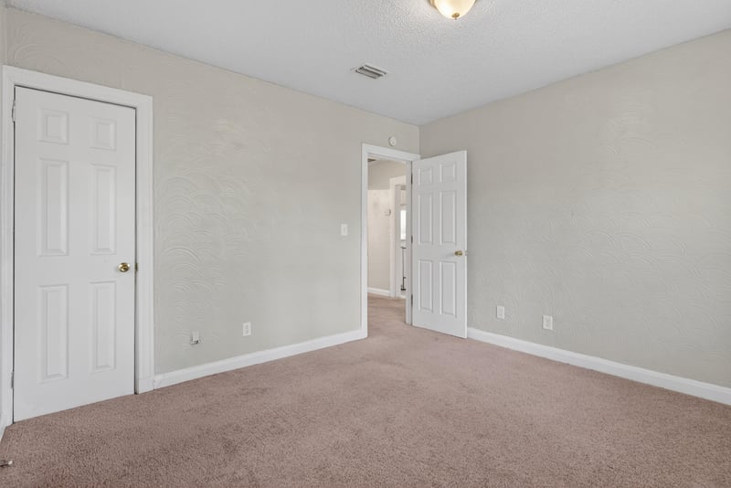 Photo 20 of 385 Duray Ct, Jacksonville, FL 32208, photographed by Megapixeler