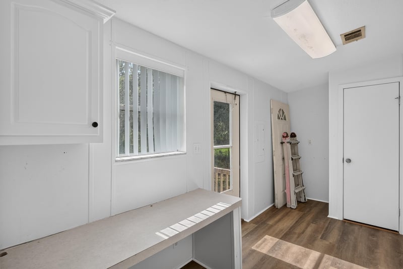 Utility area with window at 3215 Robin Ln, Middleburg, FL