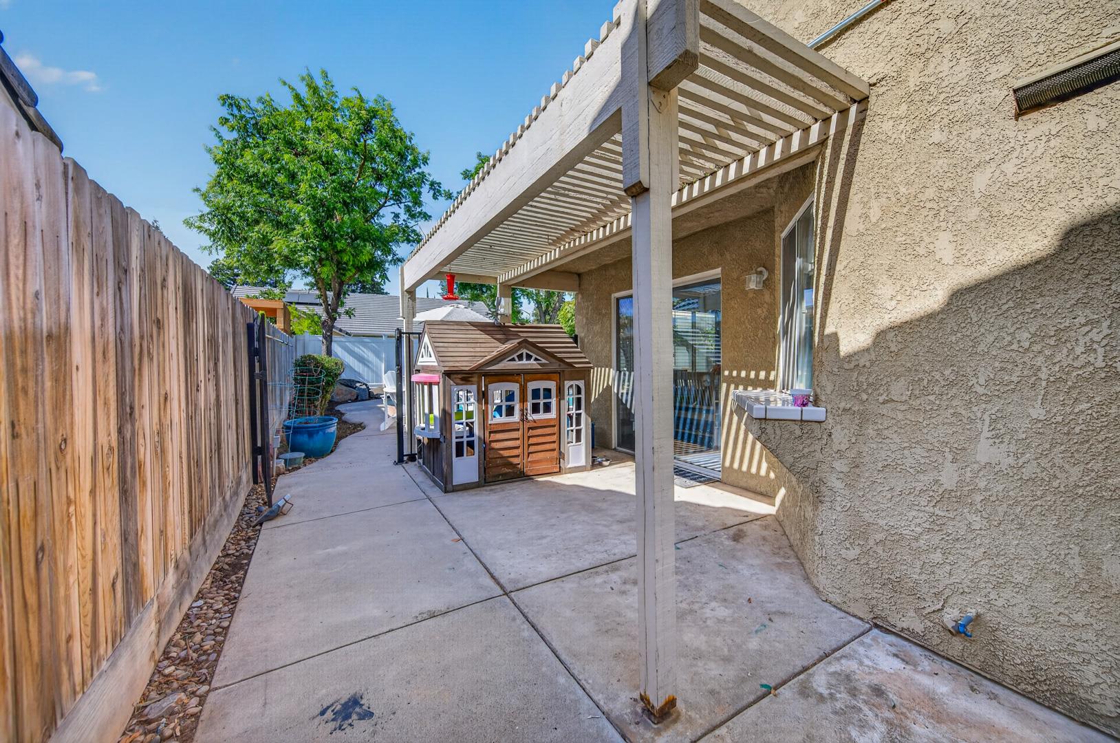 6367 N Selland Ave, photo 56