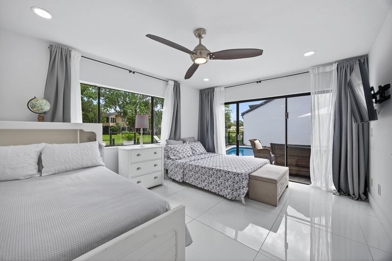 Photo 28 of 7805 Baymeadows Cir W, Jacksonville, FL 32256, photographed by Megapixeler
