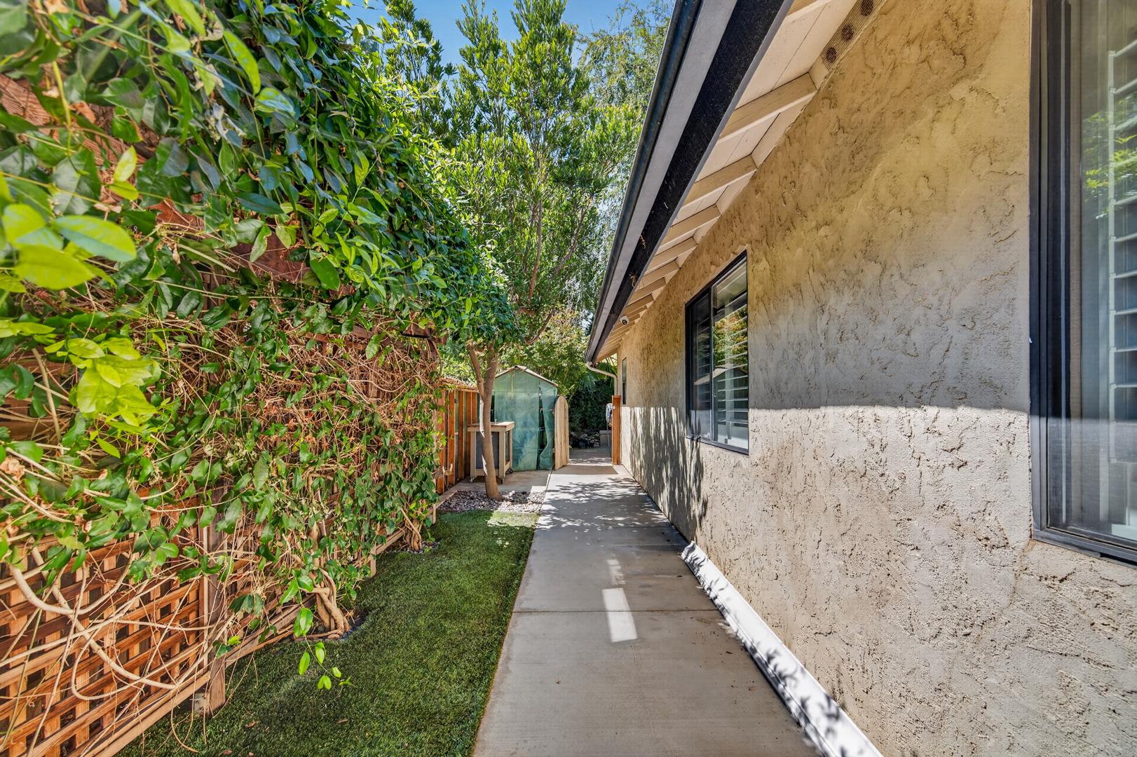 6495 N Vagedes Ave, photo 50