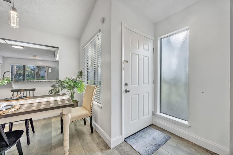 Photo 3 of 9360 Craven Rd unit 301, Jacksonville, FL 32257, photographed by Megapixeler
