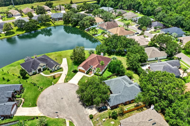 Aerial view of a cul-de-sac and tree-lined streets in Windsor Chase