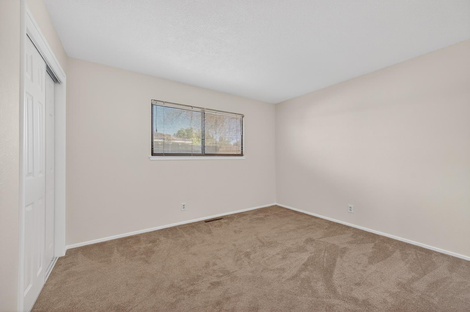 1335 Cindy Ave, photo 27