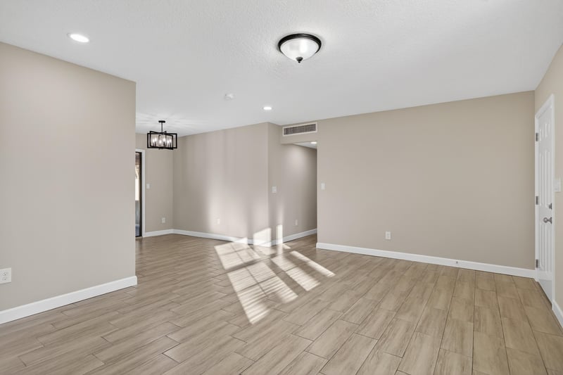 Photo 8 of 2114 Hugh Edwards Dr, Jacksonville, FL 32210, photographed by Megapixeler