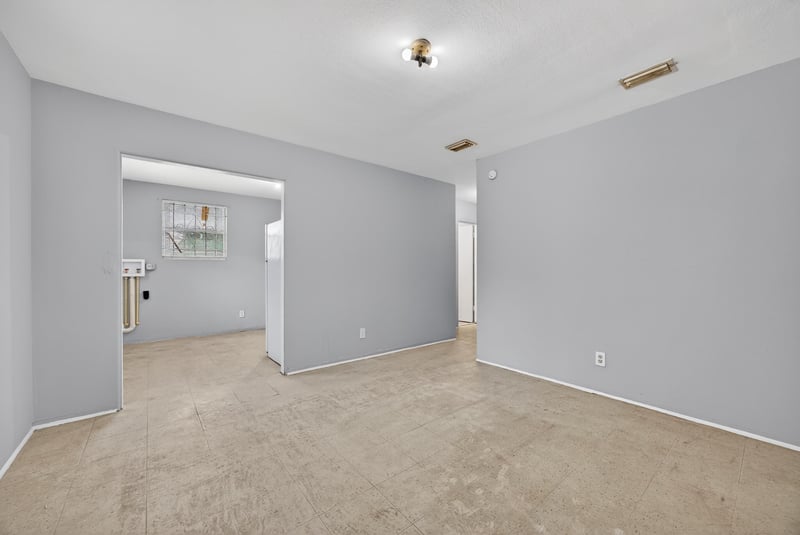 Photo 11 of 3811 Chase Ave, Jacksonville, FL 32209, photographed by Megapixeler