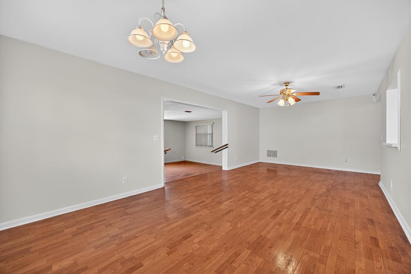Photo 8 of 1261 Lamanto Ave E, Jacksonville, FL 32211, photographed by Megapixeler