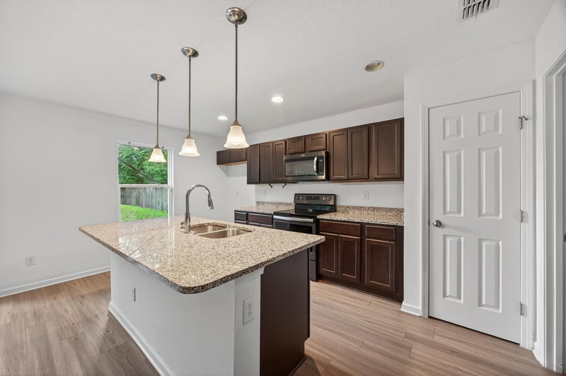 Photo 10 of 5315 Colonial Ave, Jacksonville, FL 32210, photographed by Megapixeler