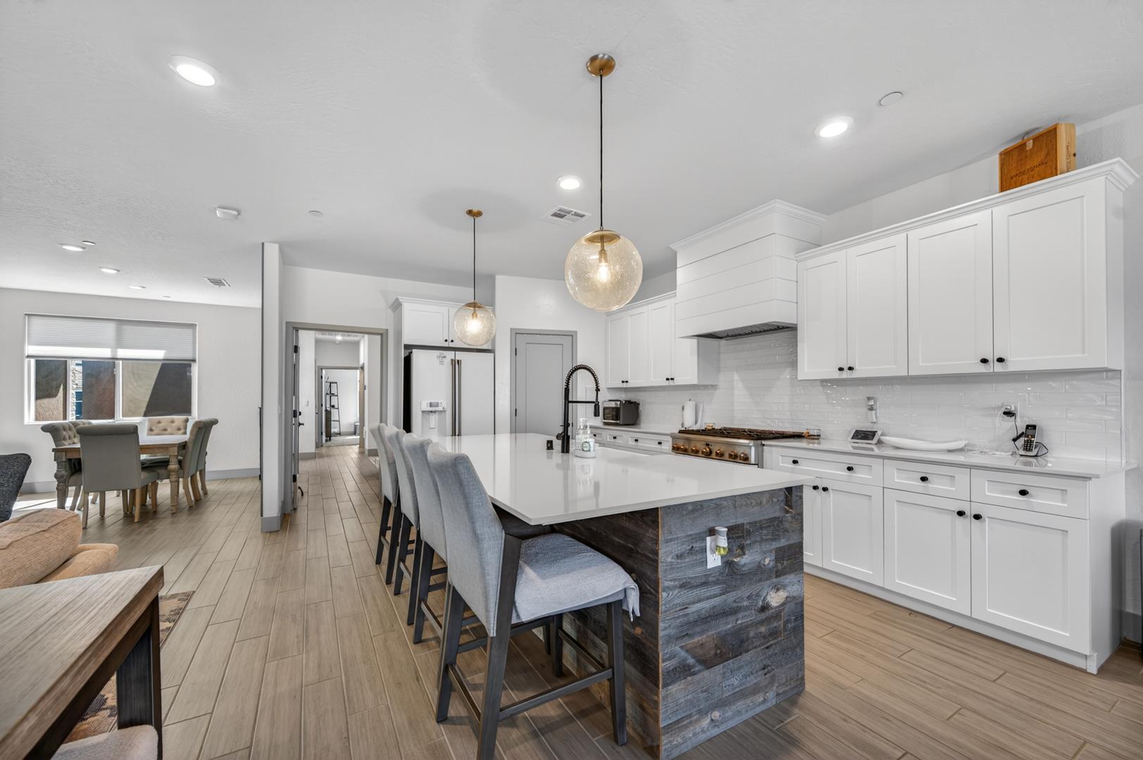 2086 N Phillip Ave, photo 27