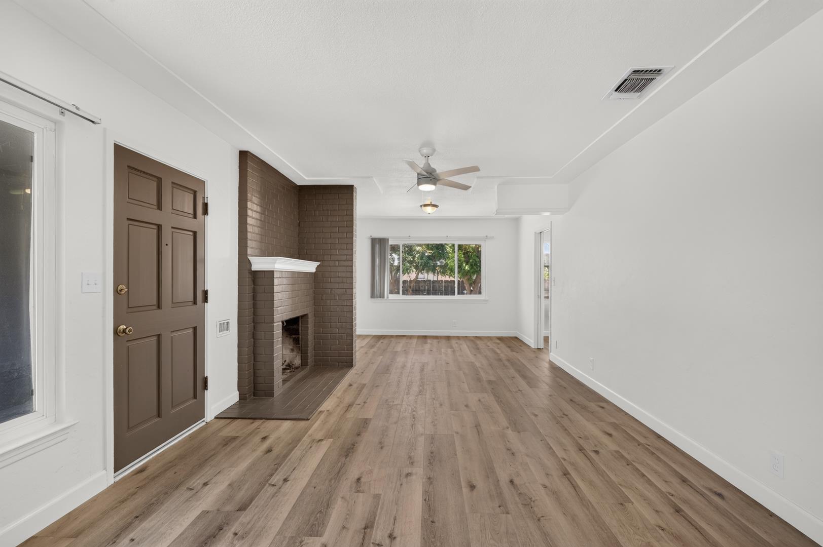 2302 E Fedora Ave, photo 17