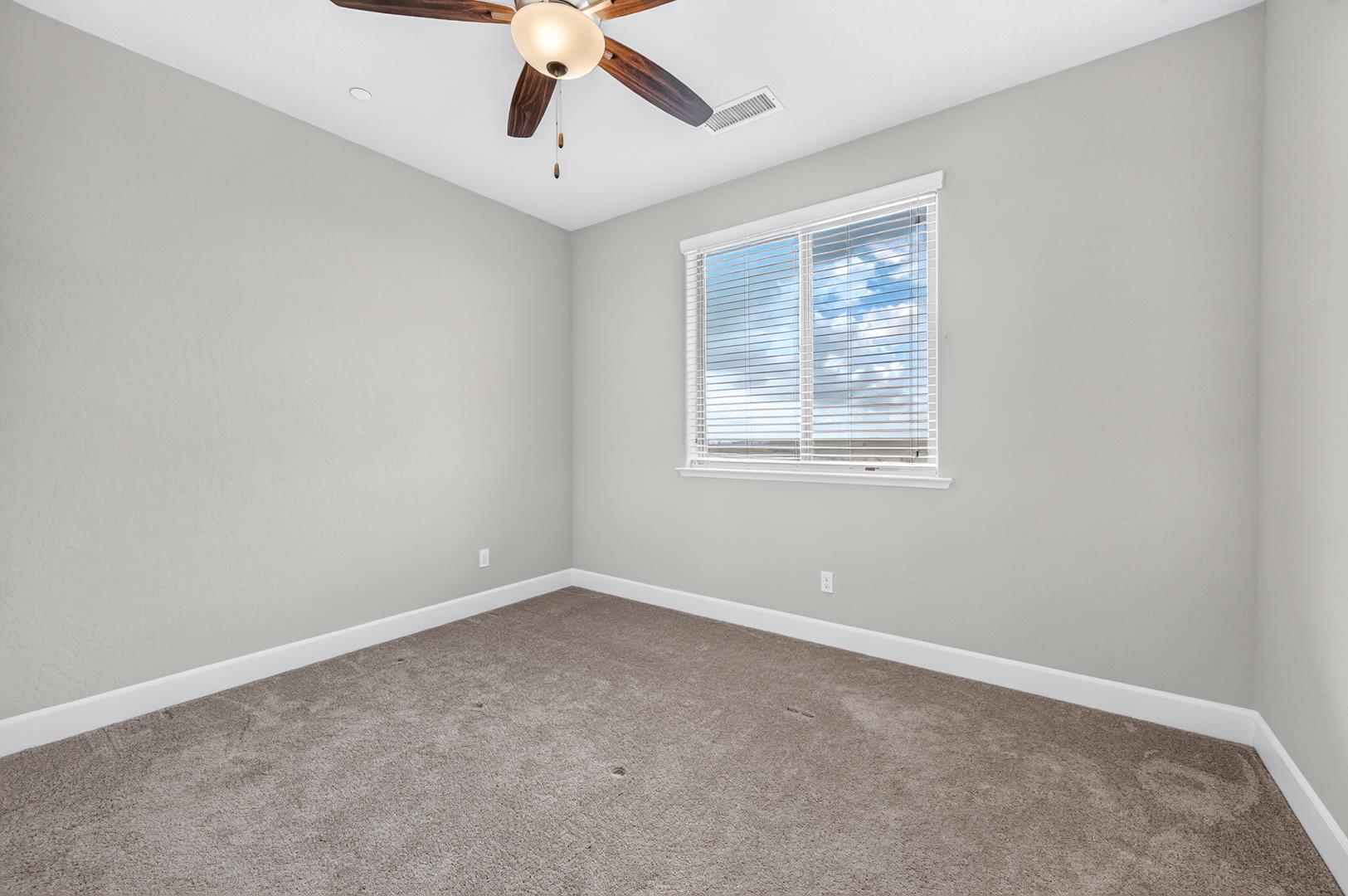 20175 Hazelwood Ln, photo 54