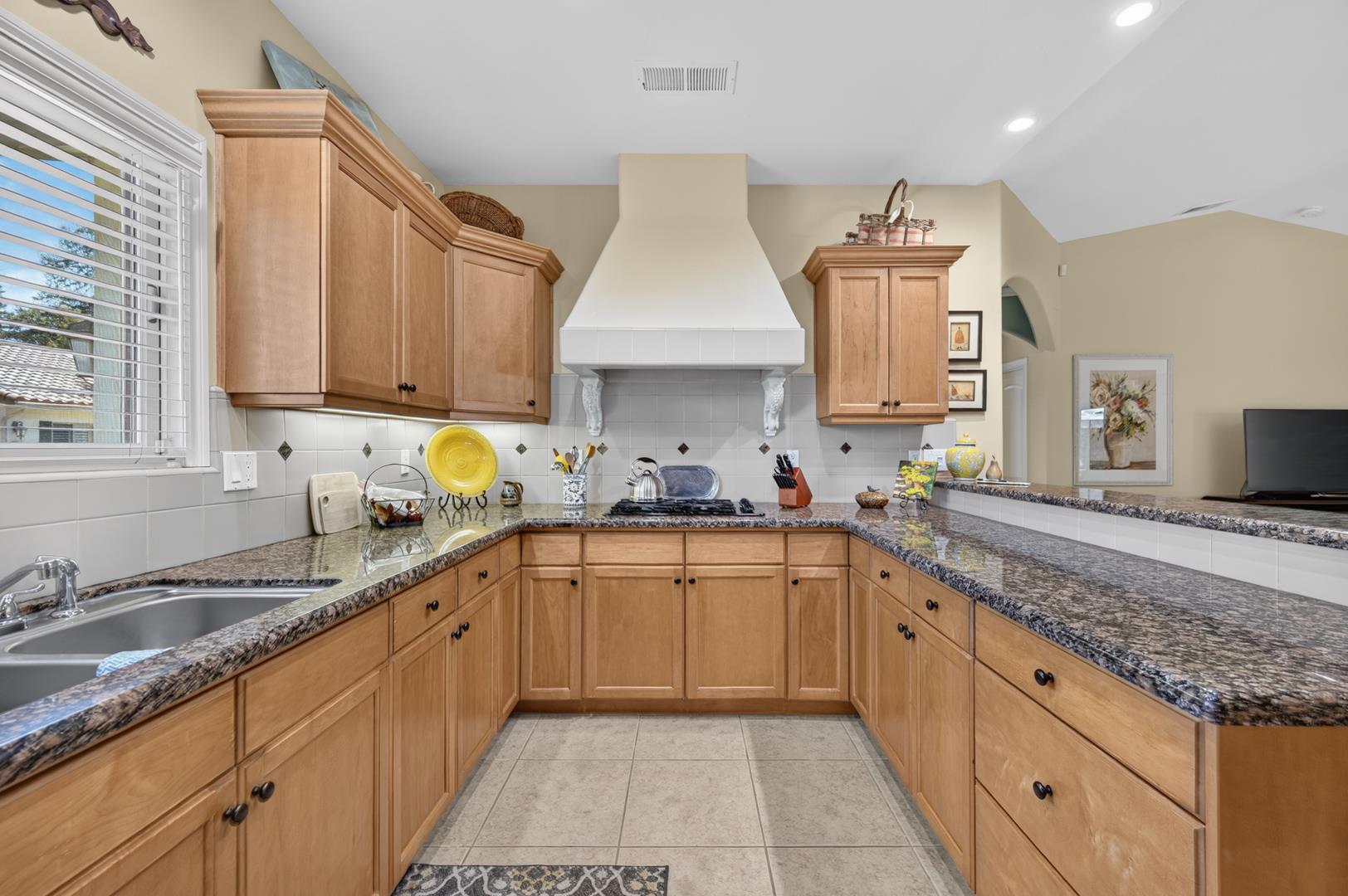6457 N Warren Ave, photo 30