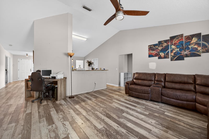 Photo 9 of 14262 Crestwick Dr W, Jacksonville, FL 32218, photographed by Megapixeler