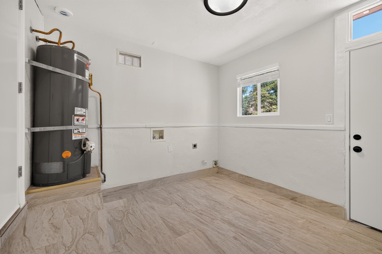680 W Sample Ave, photo 14
