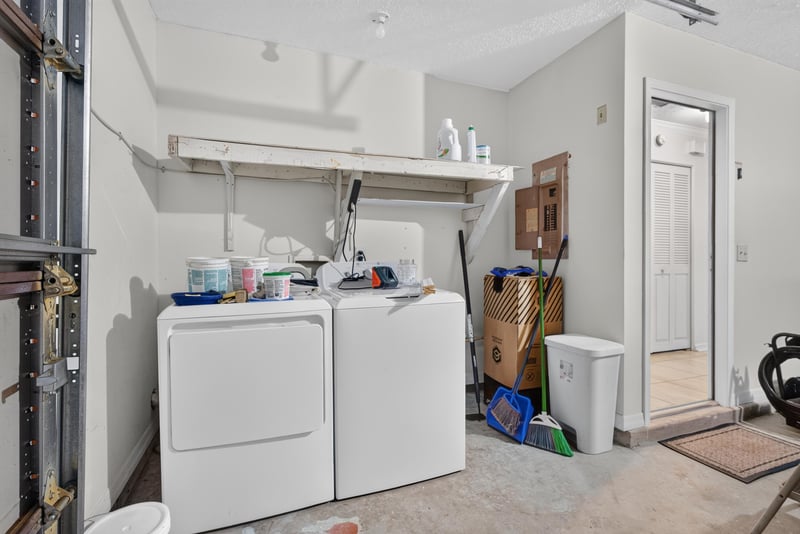 Laundry room with washer and dryer at 3515 Cormorant Branch Ct, Jacksonville, FL
