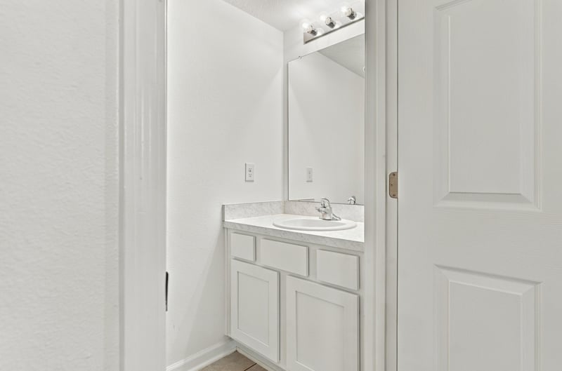 Half bathroom vanity, photographed by Megapixeler on Haymon Ave, Jacksonville