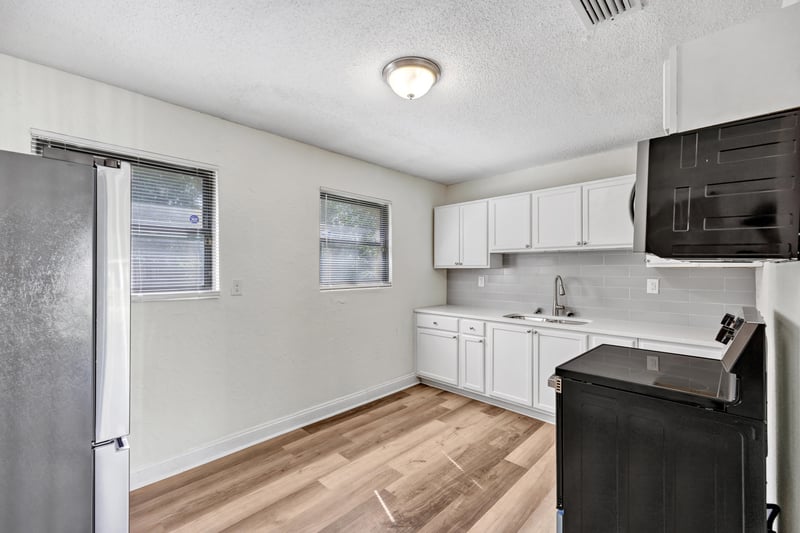 Photo 11 of 10303 Elmhurst Dr, Jacksonville, FL 32218, photographed by Megapixeler