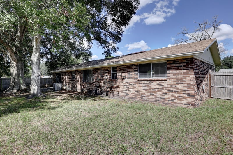 Back side at 4150 Lazy Hollow Ln N, Jacksonville, FL 32257