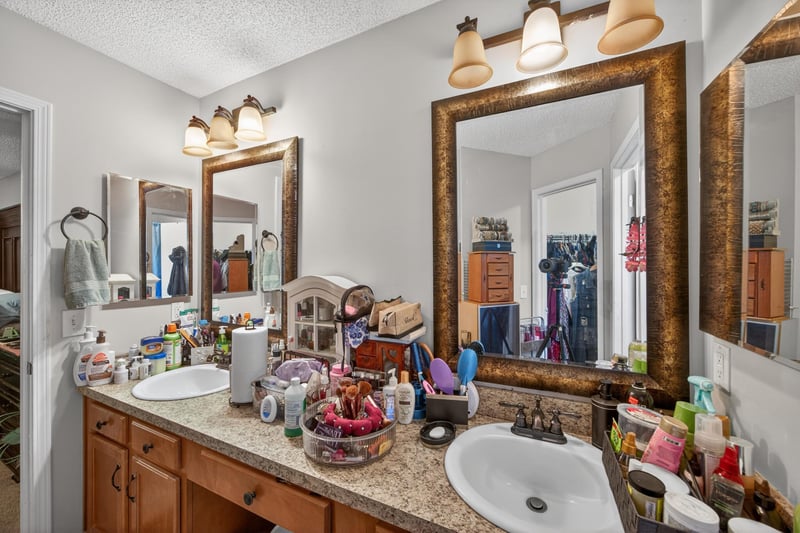 Photo 37 of 8849 Victoria Landing Dr W, Jacksonville, FL 32208, photographed by Megapixeler