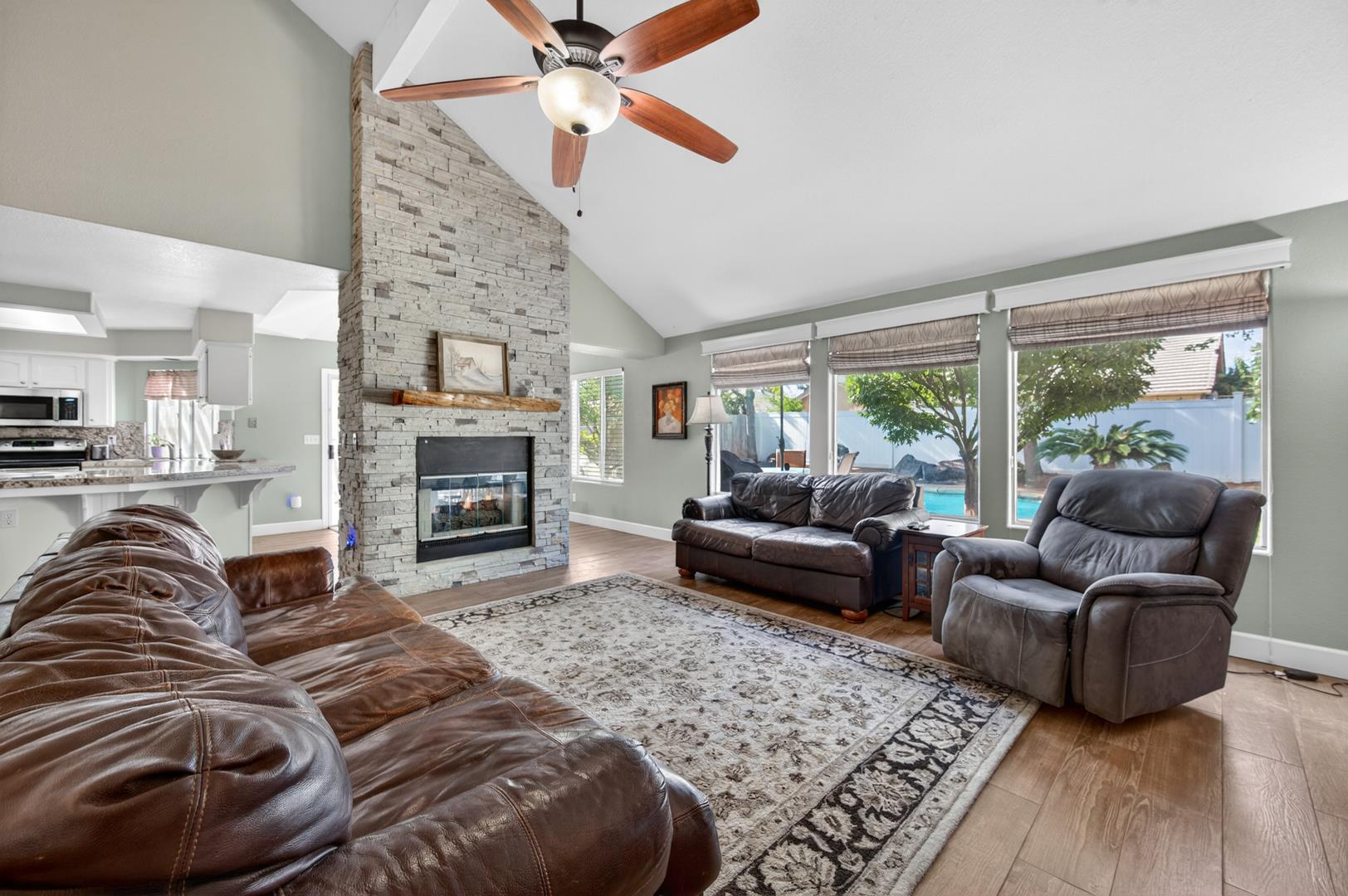6367 N Selland Ave, photo 15
