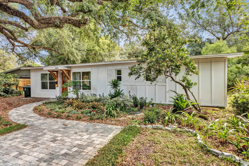 Photo 4 of 8924 Lopez Ct, Jacksonville, FL 32216, photographed by Megapixeler