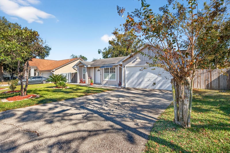 yirayma (13) at 7613 Chelmsford Dr, Jacksonville, FL 32244