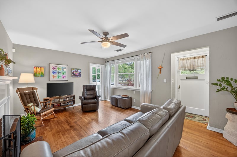 Photo 10 of 1573 Charon Rd, Jacksonville, FL 32205, photographed by Megapixeler