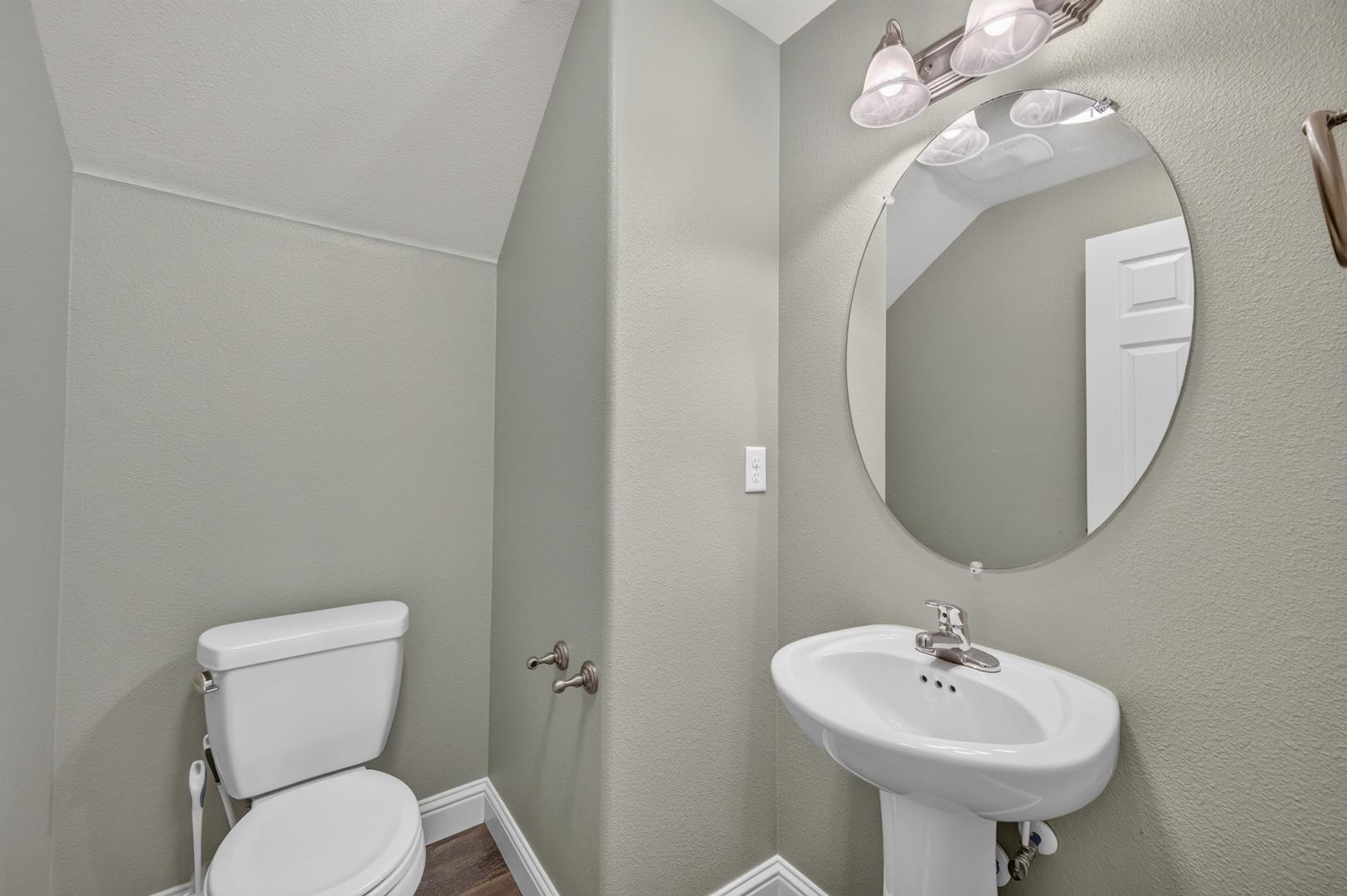 7003 Harmony Dr, photo 32