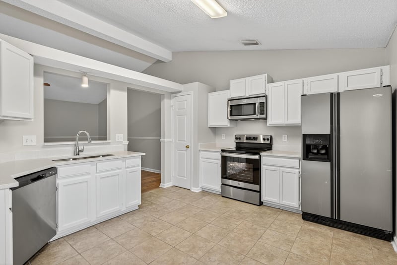 Photo 14 of 7770 Invermere Blvd N, Jacksonville, FL 32244, photographed by Megapixeler
