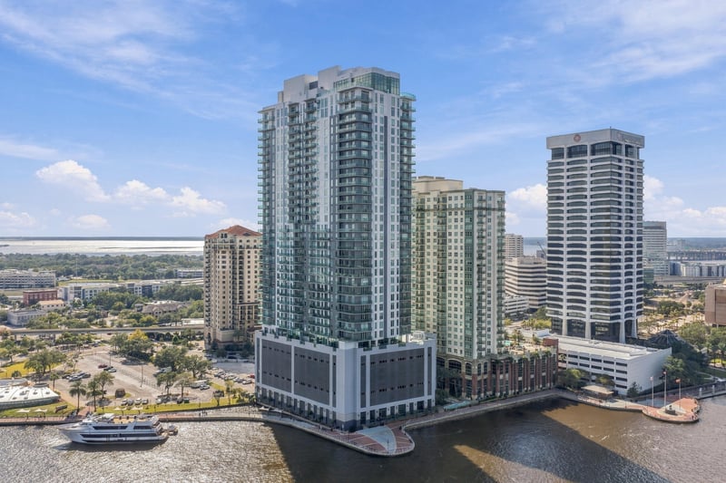 Aerial view of downtown Jacksonville towers and the St. Johns River, photographed by Megapixeler on Riverplace Blvd, Jacksonville