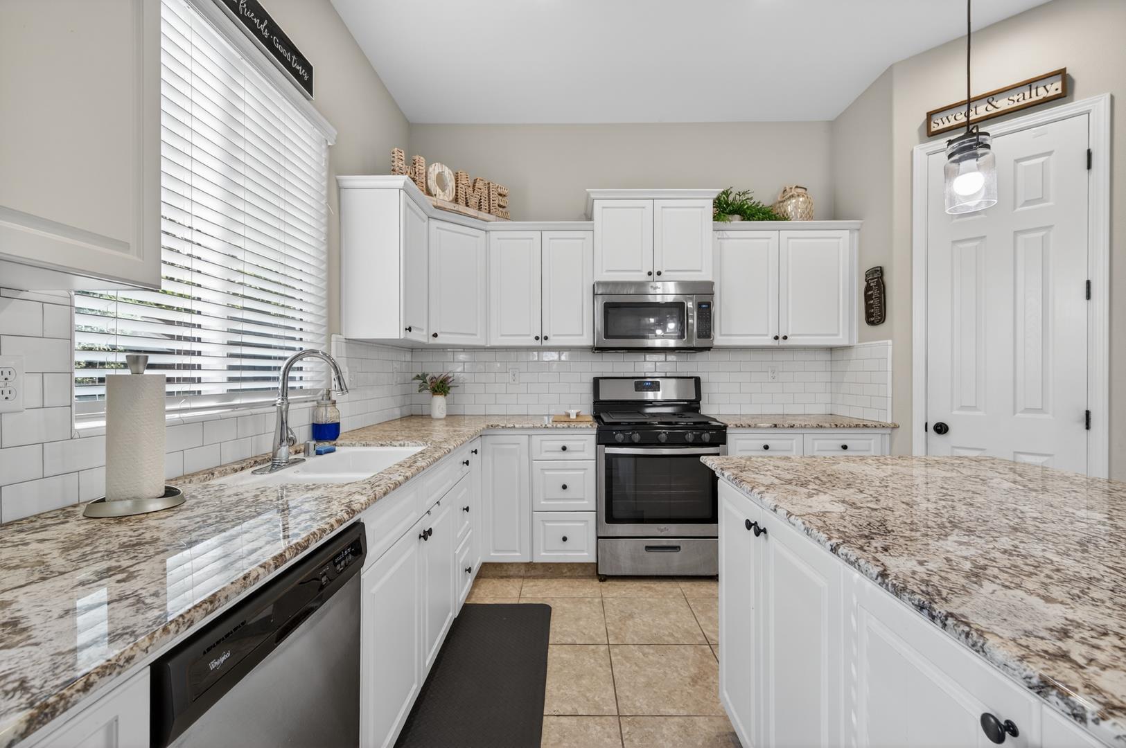 2098 Axelson Dr, photo 31