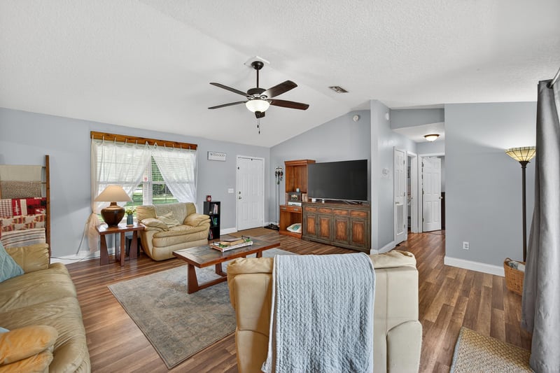 Photo 6 of 1384 Otis Rd, Jacksonville, FL 32220, photographed by Megapixeler