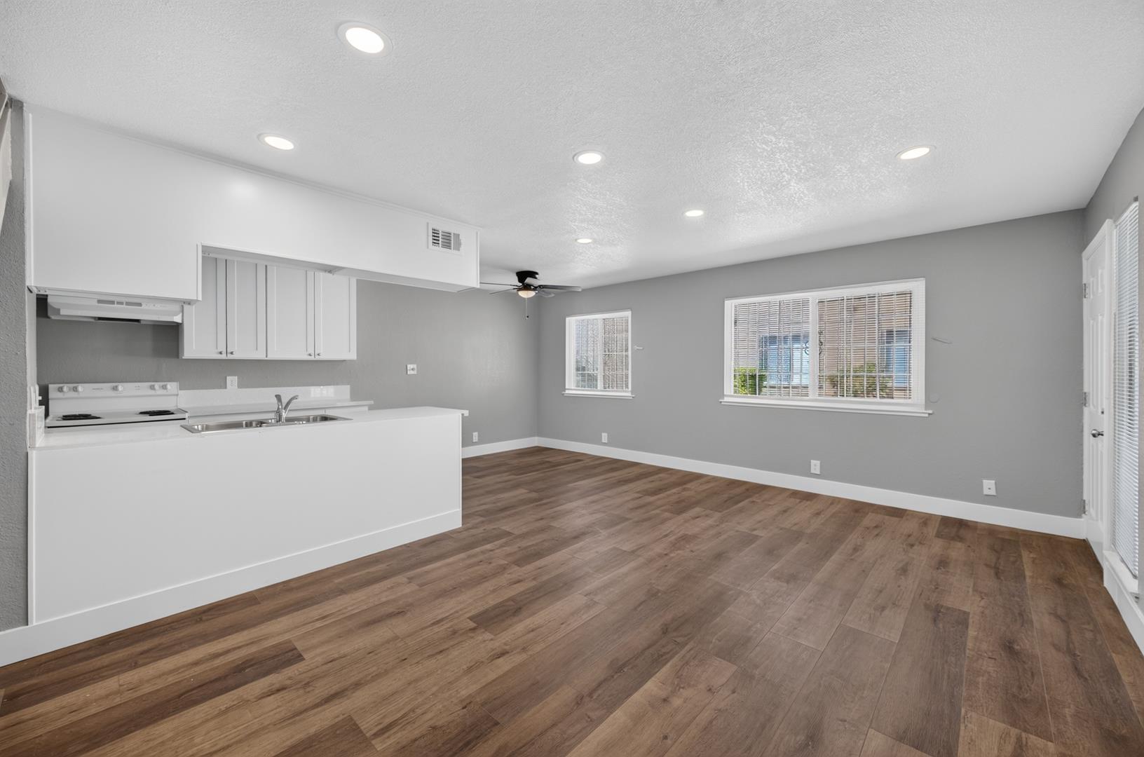 4917 N Holt Ave, photo 25
