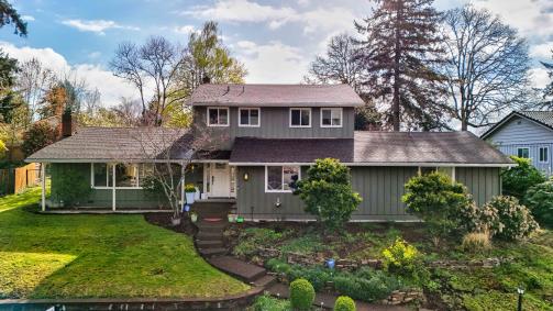 544 Clarmount St NW
