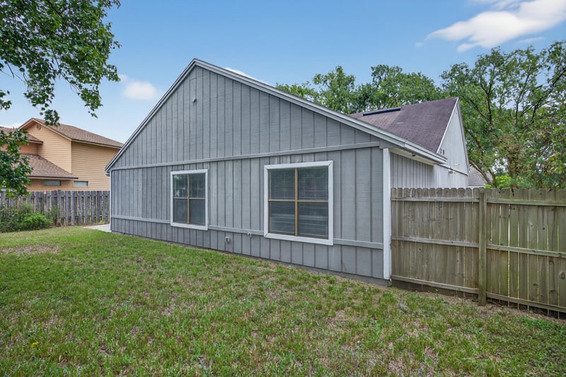 Back Right at 2512 Bluffton Dr, Jacksonville, FL 32224