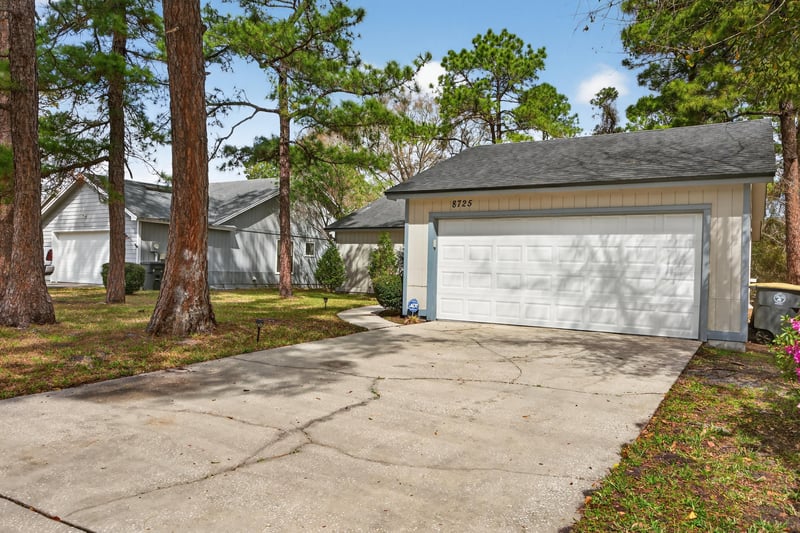 Photo 3 of 8725 Huntington Woods Cir N, Jacksonville, FL 32244, photographed by Megapixeler