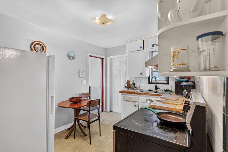 Kitchen with dining table at 450 E 46th St, Jacksonville, FL 32208