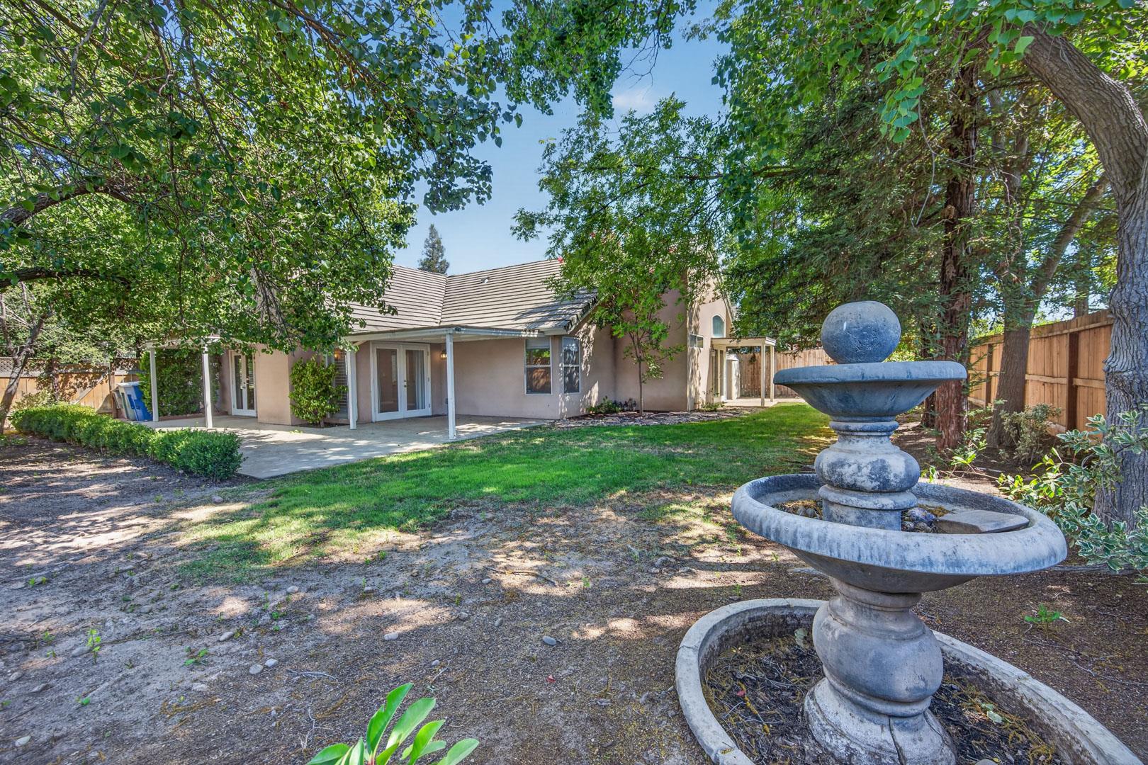 1327 E La France Dr, photo 51