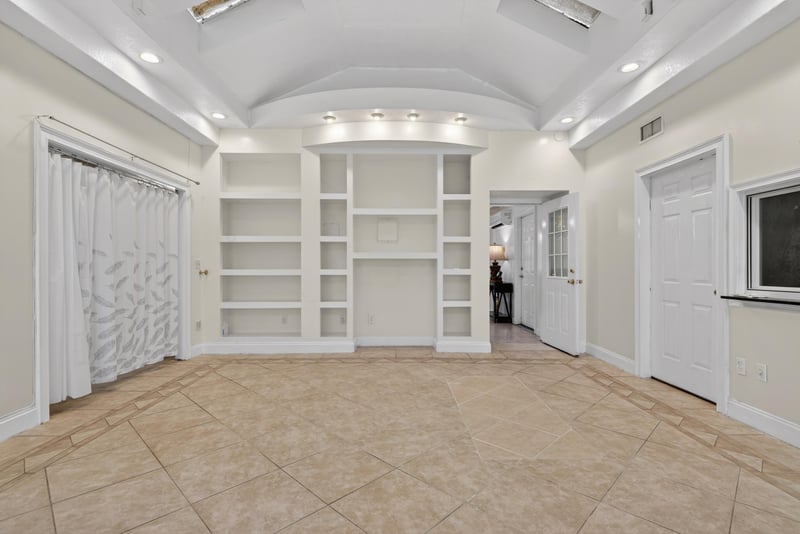 Photo 23 of 5933 Green Hill Ln, Jacksonville, FL 32211, photographed by Megapixeler