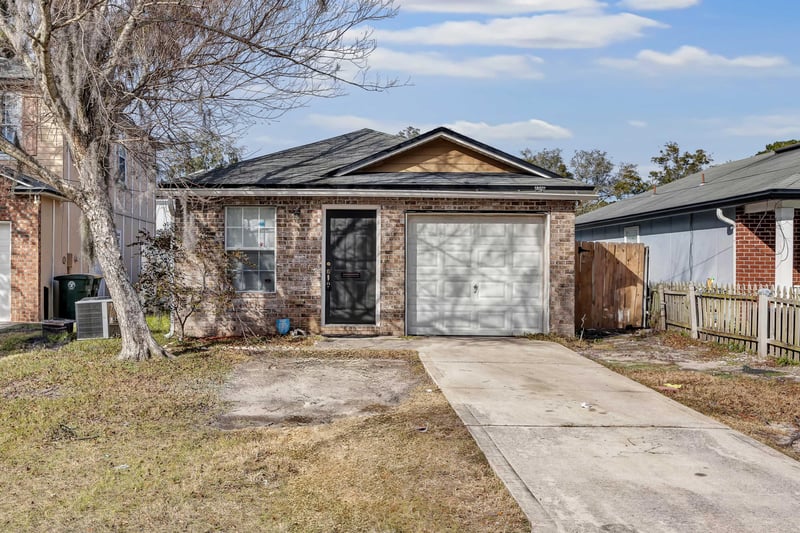 Front at 8345 Oden Ave, Jacksonville, FL 32216