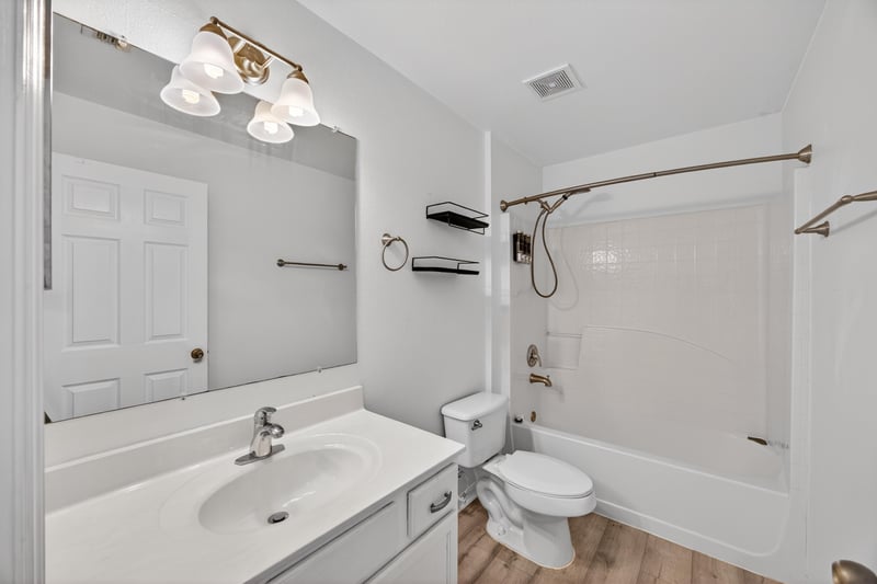 Bathroom 2 at 7379 Edenfield Park Rd, Jacksonville, FL 32244