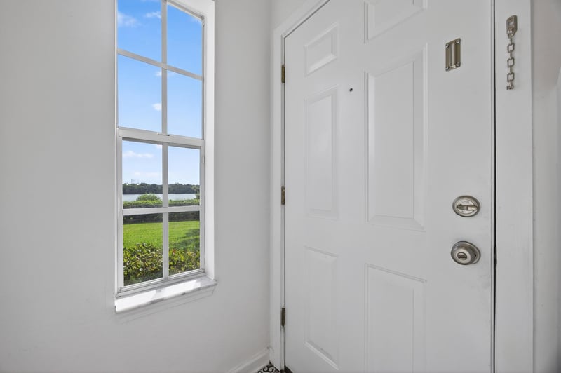 Photo 5 of 10075 Gate Pkwy N, Jacksonville, FL 32246, photographed by Megapixeler