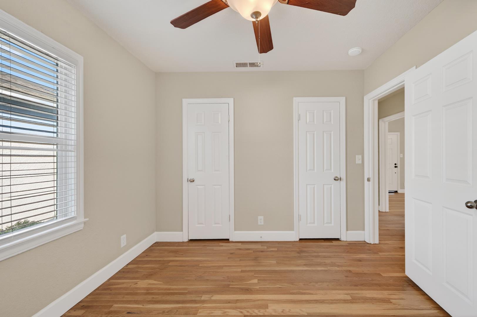 1146 E Cortland Ave, photo 24