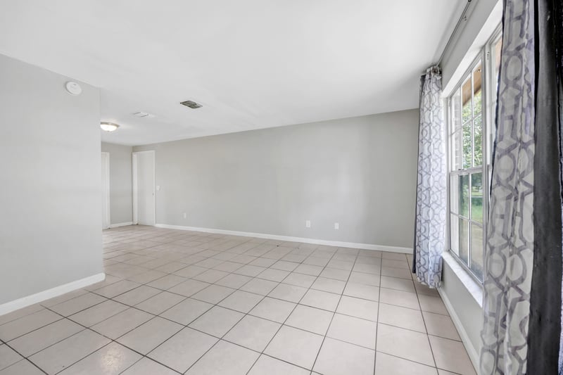 Photo 5 of 2704 Tina Ln, Middleburg, FL 32068, photographed by Megapixeler