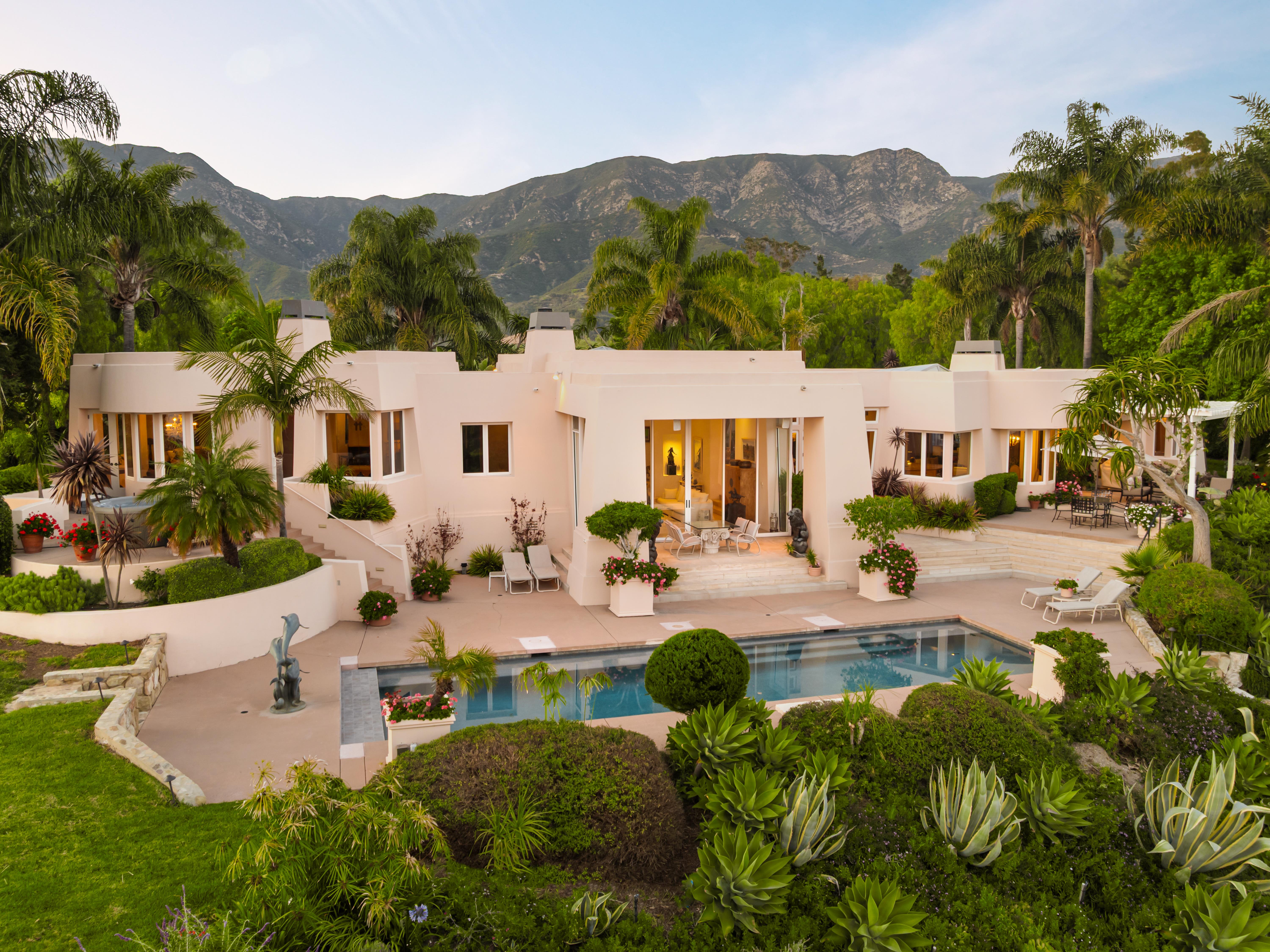 Professional real estate photography of 11 Hunt Drive Santa Barbara CA — 70-photo GTS Package by VirTour Media