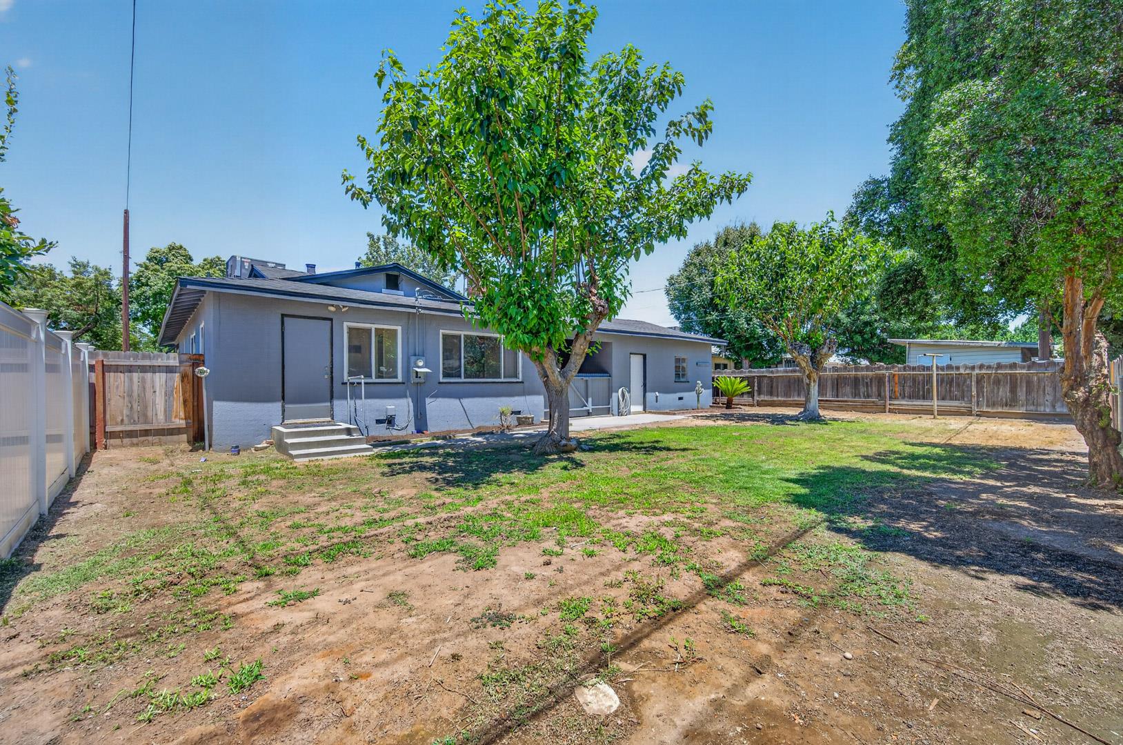 2302 E Fedora Ave, photo 41