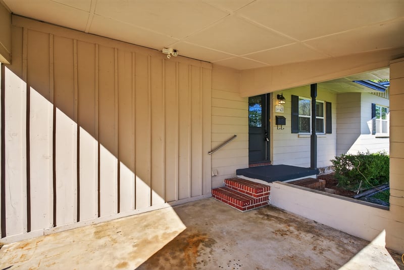 Photo 5 of 6942 Waikiki Rd, Jacksonville, FL 32216, photographed by Megapixeler
