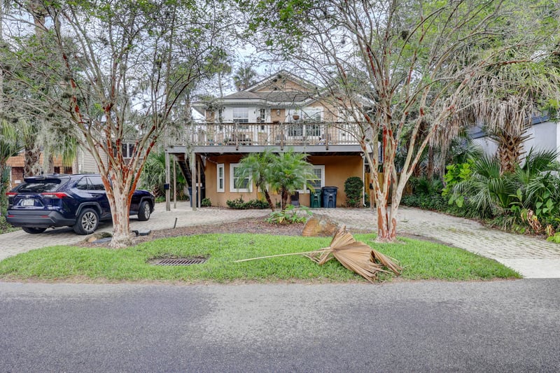 Front at 371 4th St, Atlantic Beach, FL 32233